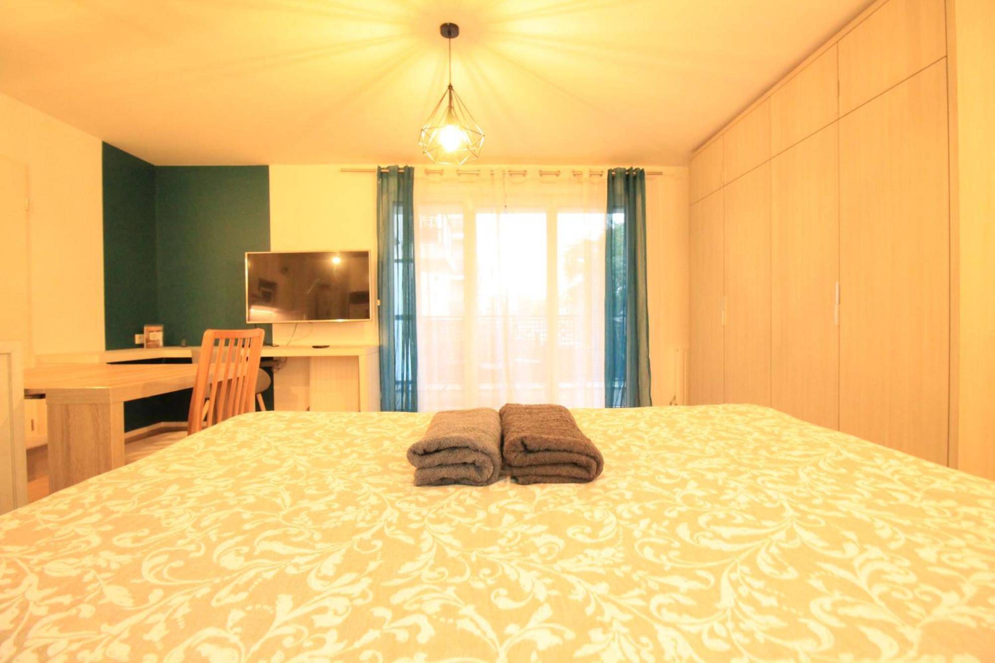 Disponible - Appartement Entier Neuf - 8Mn A Pied Rer C Paris, Parking Rue Gratuit, En Face Hopital D'Arpajon, Balcon Prive, Matelas Bultex 160X200, Ascenseur, Acces Pmr, Centre Ville A Pied Экстерьер фото